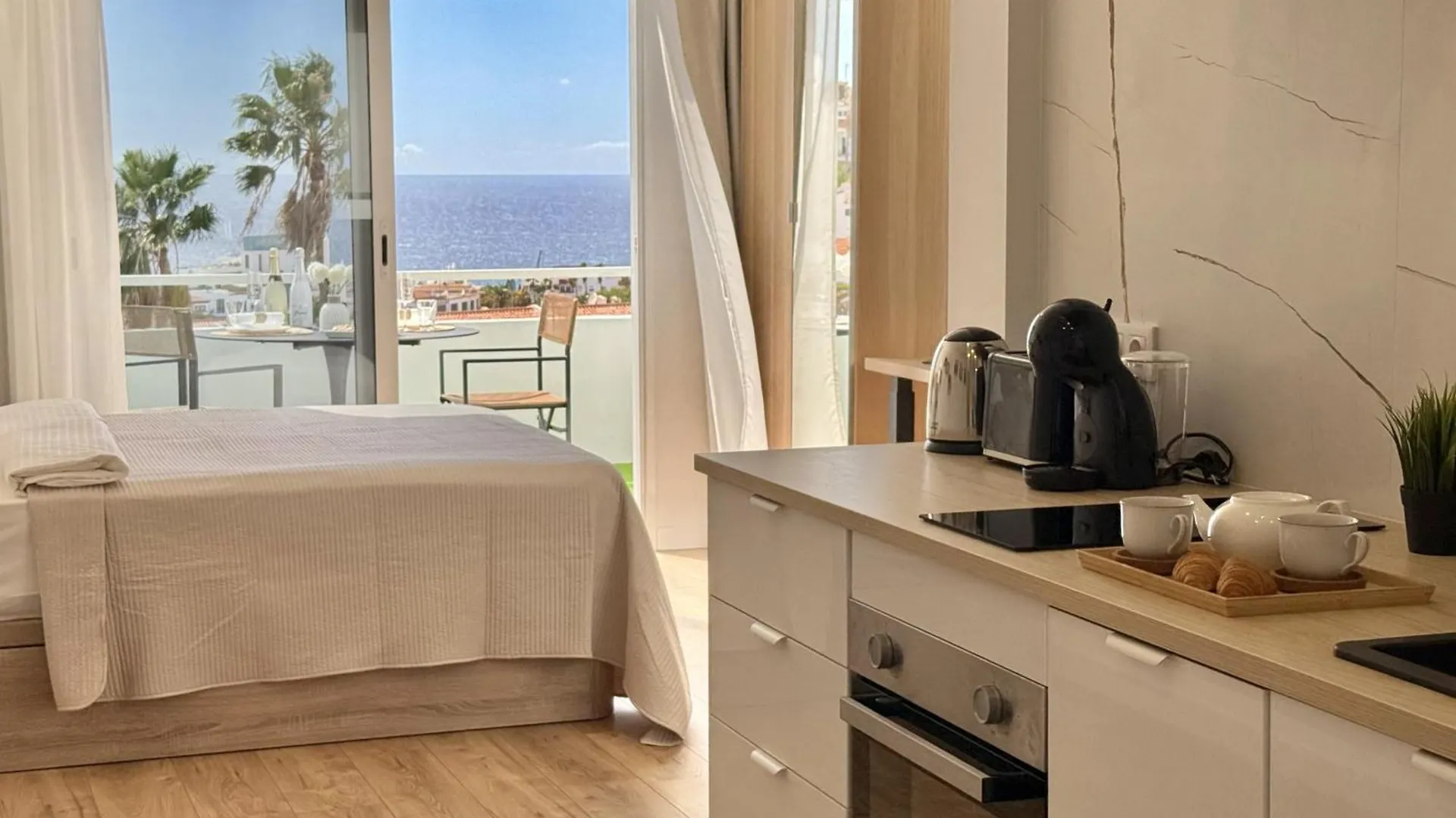 아파트 Paulmarie Studio Ocean View 아데제